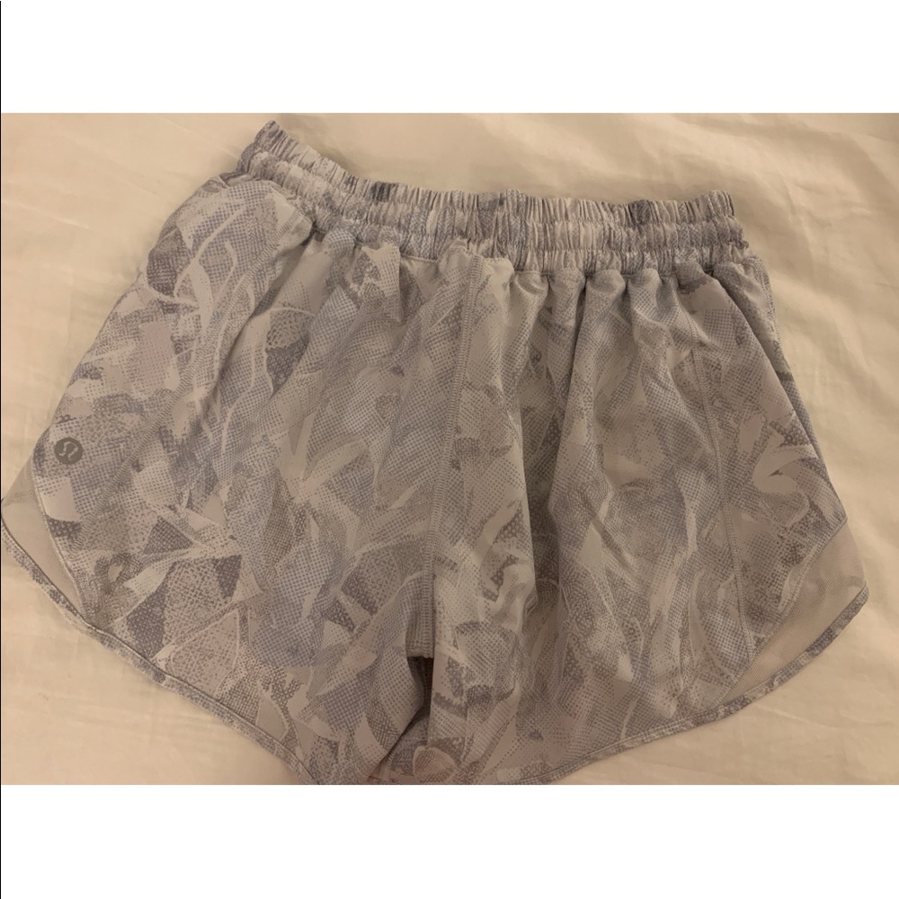 lulu lemon patterned shorts
